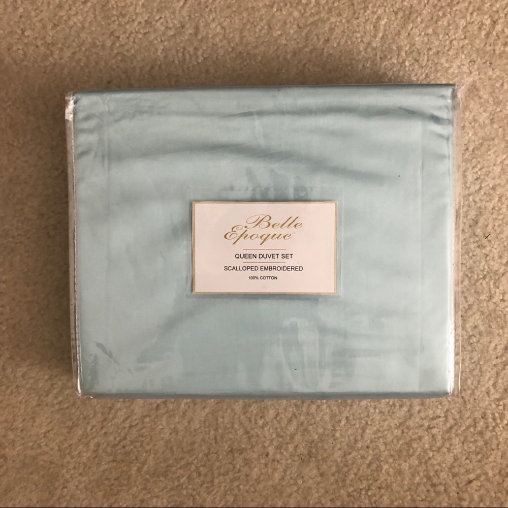Scalloped Queen Duvet Set
